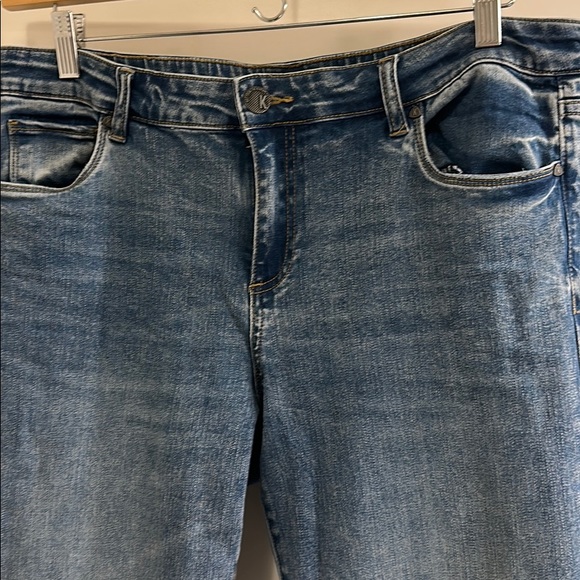 Kut from the Kloth Stella Flare Size 14 jeans - Picture 7 of 9